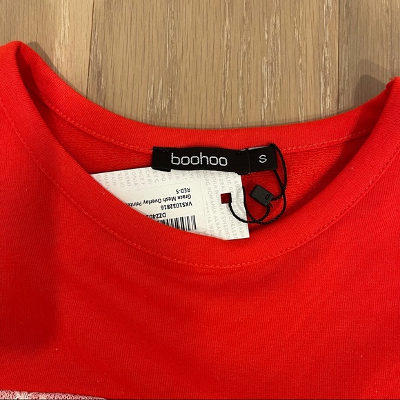 NWT Boohoo sweatshirt with lace sleeves - Picture 2 of 2